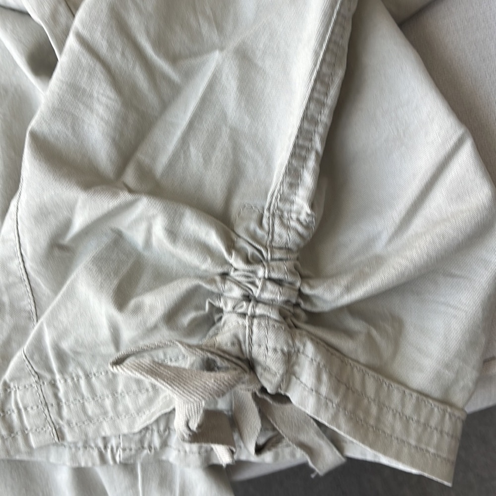 Capris - Picture 7 of 8